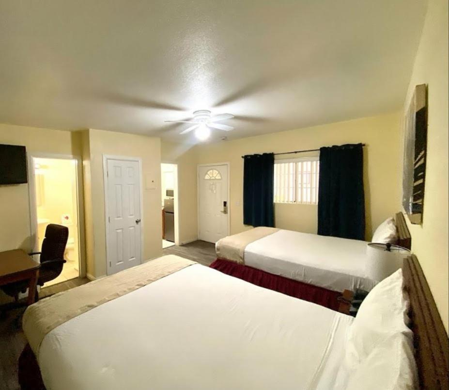 Europa Inn & Suites Desert Hot Springs Exterior foto